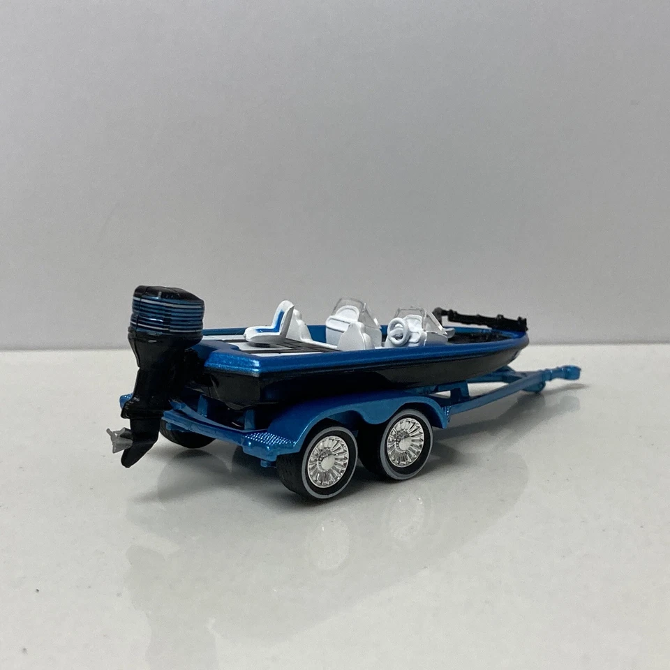 Boat & Trailer Collectible 1/64 Scale Diecast Model - Image 2 of 4