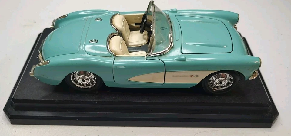 Chevrolet Corvette 1957 convertible Burago 1:24 Foto 3 de 4