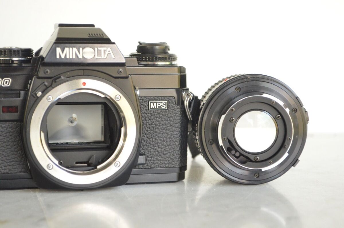 MINOLTA X-700 SLR Film Camera. MD 50mm 1.7 Prime Lens. Great MINOLTA X-700 SLR Film Camera. MD 50mm 1.7 Prime Lens. Great