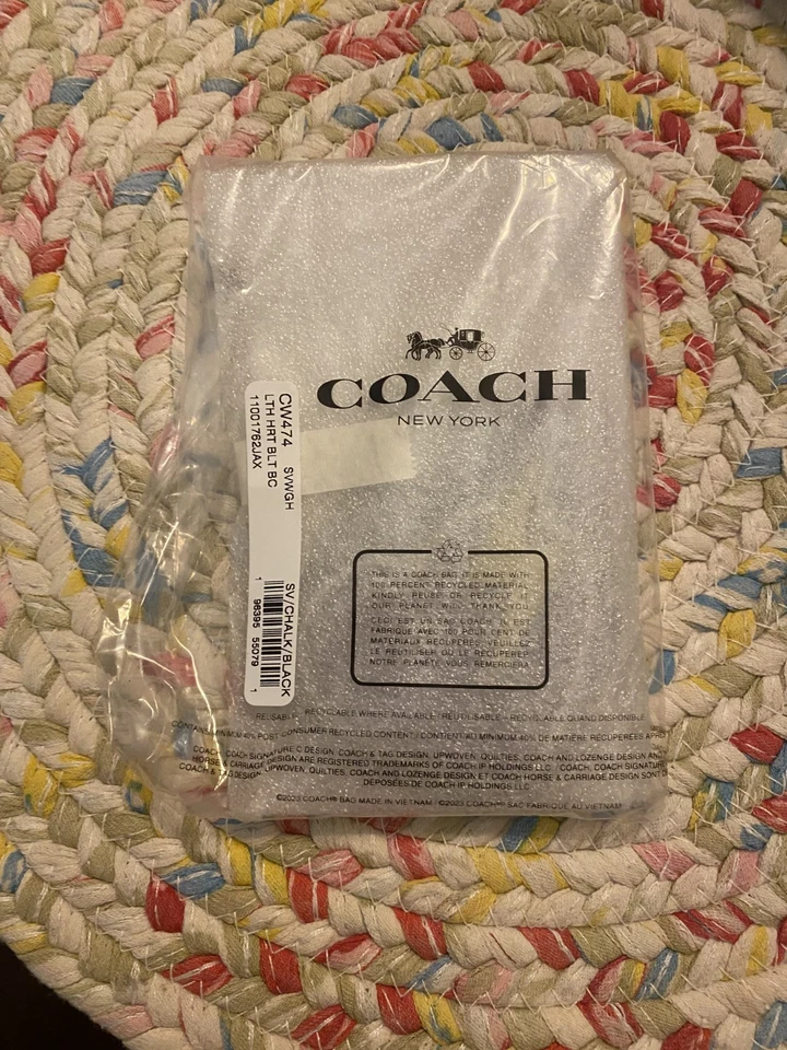 NUEVO CON ETIQUETAS COACH Bolso de Cuero Dije 3.5" Púrpura Corazón Rayo CW474 Llavero Clip Foto 2 de 3