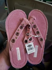 Old Navy pink corduroy flip-flops with stud detailing, size women's 7