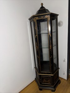 Vintage Chinoiserie Black Lacquered Hexagon Pagoda Curio Cabinet. Made In Italy