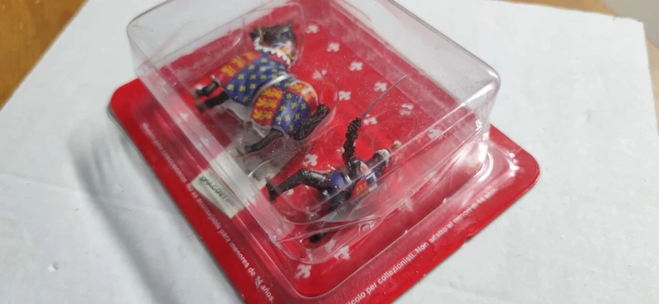 De Agostini Cavaliere Medievale Soldatessa Con Cavallo Figurina SMC001IT 1:32  - Immagine 2 di 4