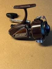 Vintage Pflueger 322 spinning reel in Great condition