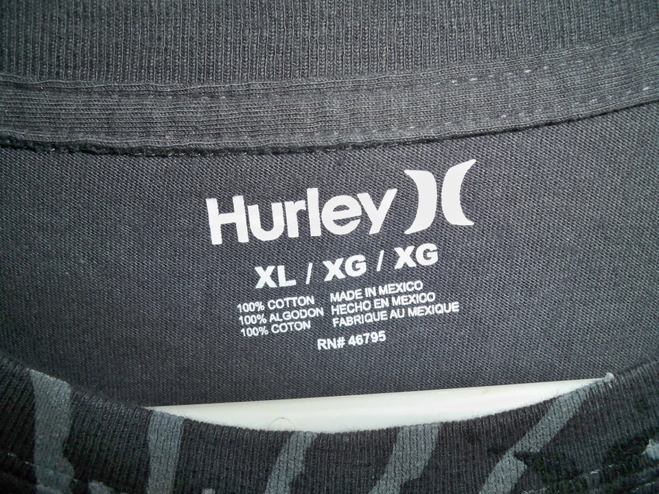 Camiseta gráfica grande Hurley X para niños Foto 4 de 4