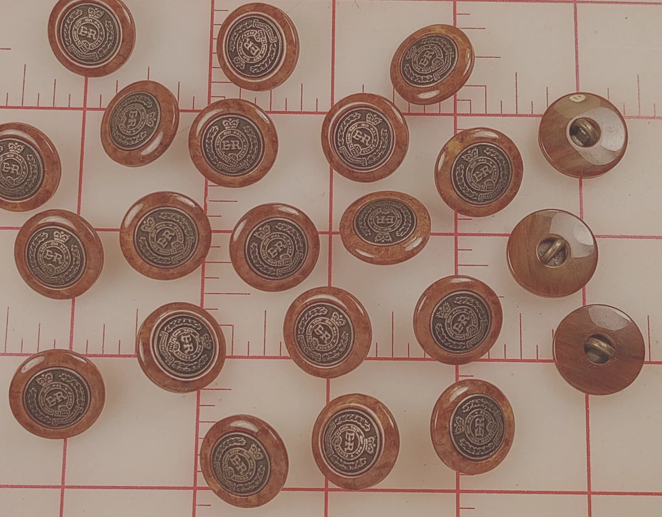 10 botones de vástago vintage borde marrón claro grabado centro de metal 3/4" Europa Foto 4 de 4