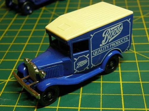 Vintage Lesney No.11 Packard Landaulet & 2 no. Lledo Promotional Models - Picture 11 of 17