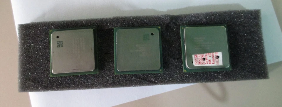 Intel Celeron Processore CPU SL68C (128KB, 1.7GHz,400MHz) Socket PPGA478 - Immagine 3 di 3