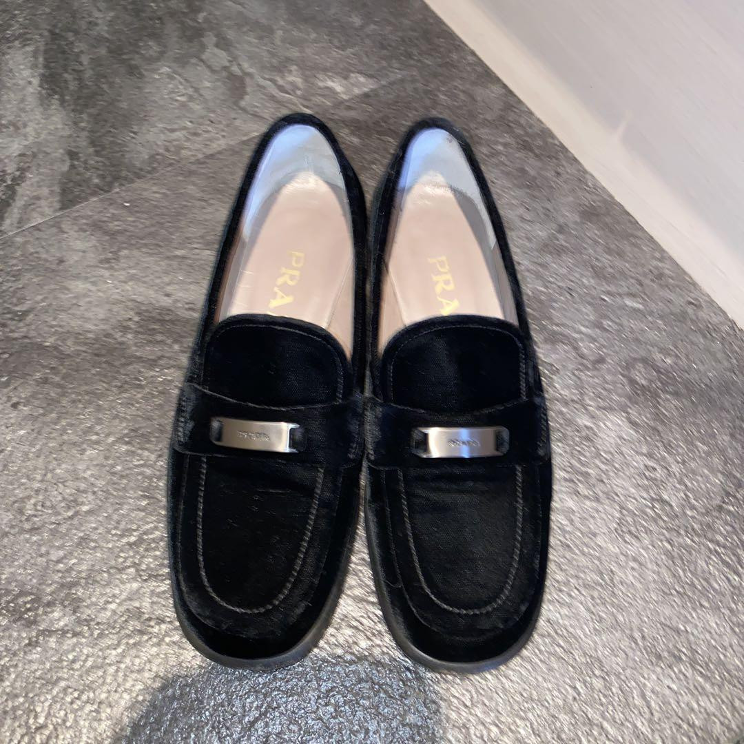Prada Women's Loafer Flat Round Toe Black velvet EU35 US5 Prada Women's Loafer Flat Round Toe Black velvet EU35 US5