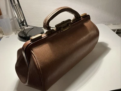 Petit sac en cuir à soufflets de médecin années 1930 en b.e.g. taille assez rare - Photo 1/4