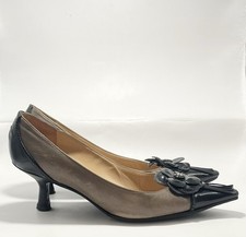 Chanel Camelia Flower Kitten Heels Taupe  Black Bi-Color Vintage CC Sz 35.5 5