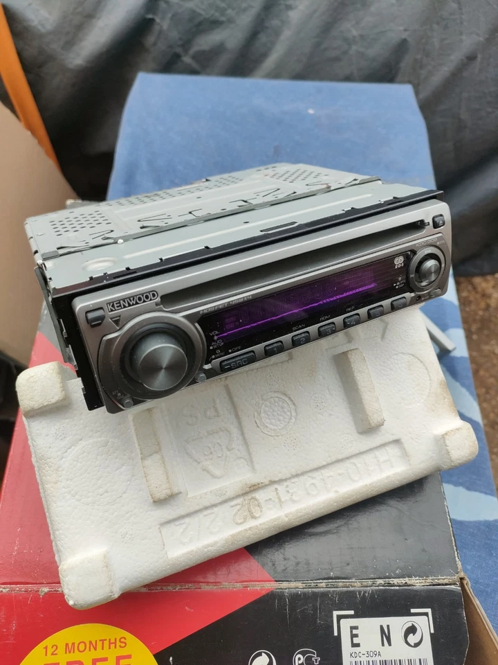 Kenwood KDC-309A CD Car Stereo  Boxed.  - Image 2 of 3
