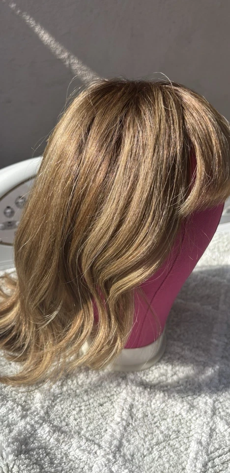 Hoyuelos Hera castaño rojizo, peluca de cabello humano rubio... como Jon Renau, Ellen Willie, Henry Margu Foto 4 de 4