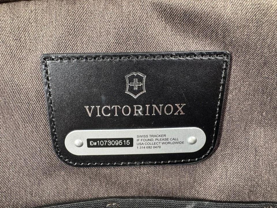 Victorinox 背包 多隔层 有组织 通勤 旅行 黑色 — 第 3/4 张图片