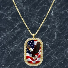Gorgeous USA American Flag Pendant Necklace Image Design Fashionable Gold Tone T