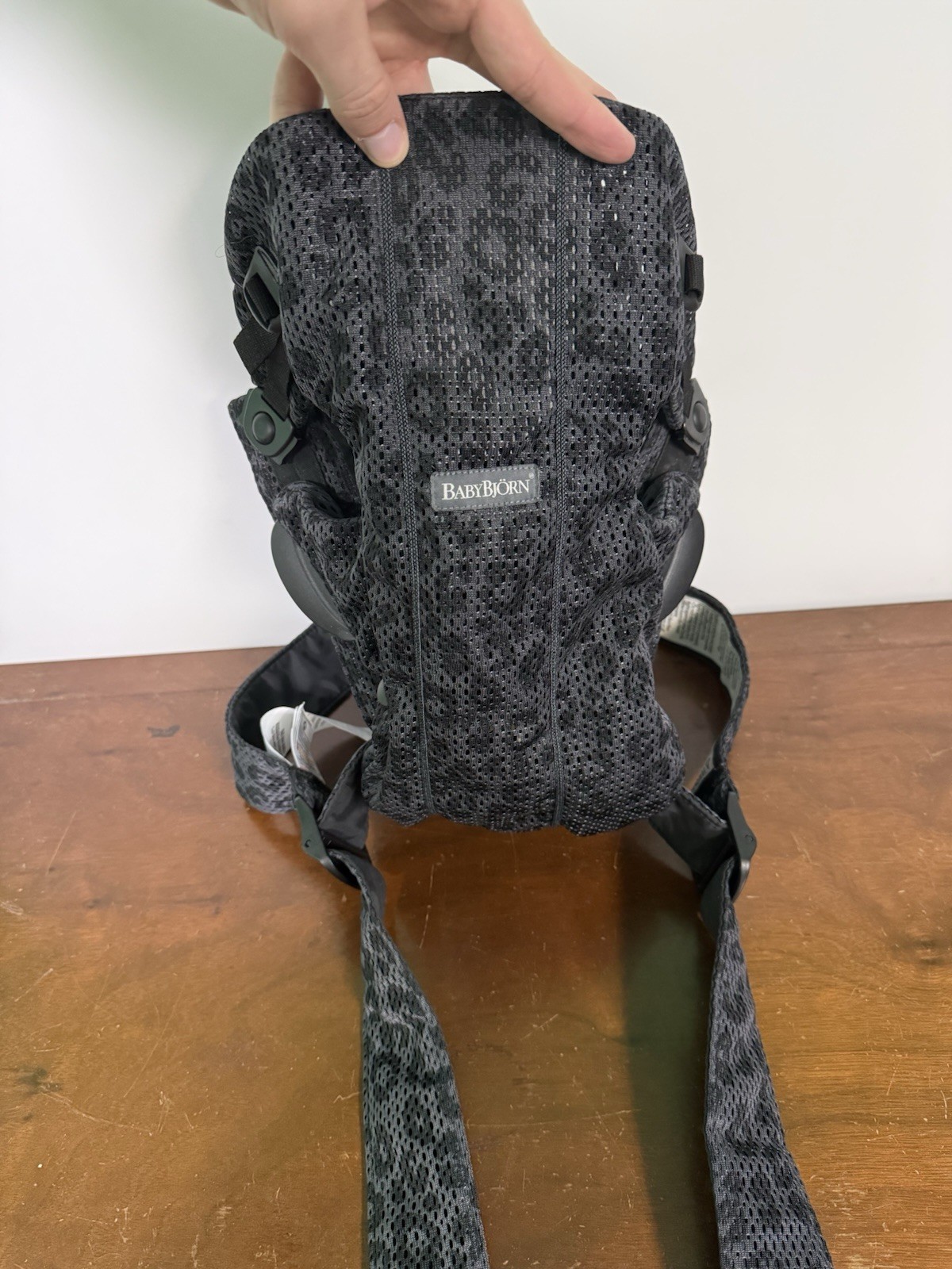 BabyBj&ouml;rn Baby Carrier One Air, 3D Mesh, Anthracite/Leopard