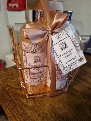 Badest Champagne Mood - Bubble Bath + Body Lotion + Badesalz - Neu