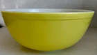 VTG PYREX Primary Yellow Mixing Bowl #404 4 Quart