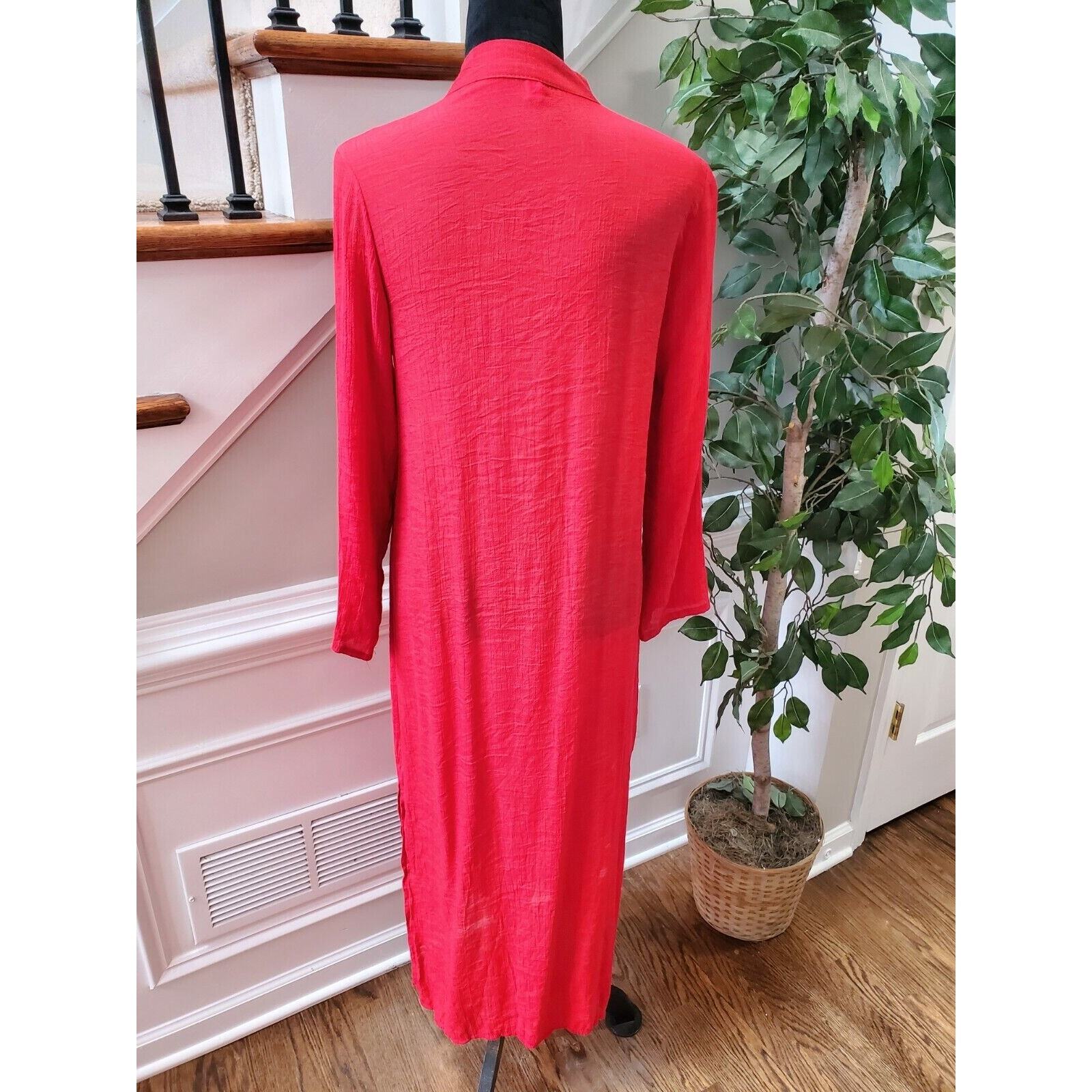 Women's Solid Red Polyester Long Sleeve Button Fr… - image 8