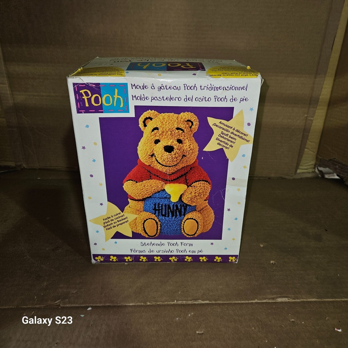 1998 Disney Winnie The Pooh Stand Up Cake Pan in Box w Manual NO CLIPS  Honey Pot