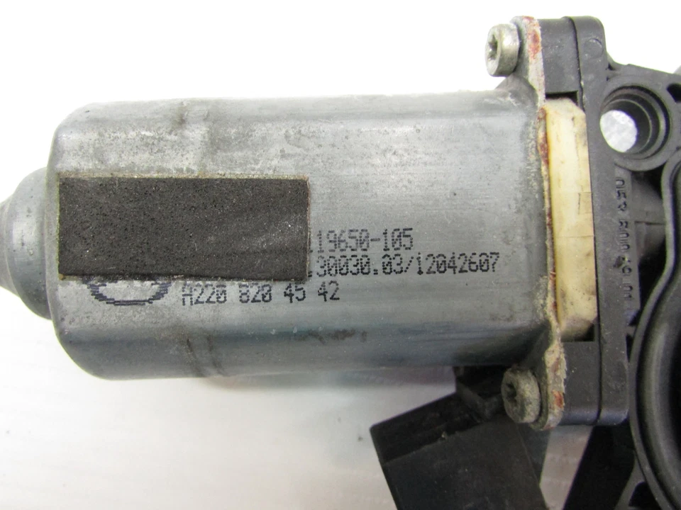 Mercedes S500 2002 motor ventana delantera izquierda A 220 820 45 42 OEM 00 01 02 Foto 3 de 4