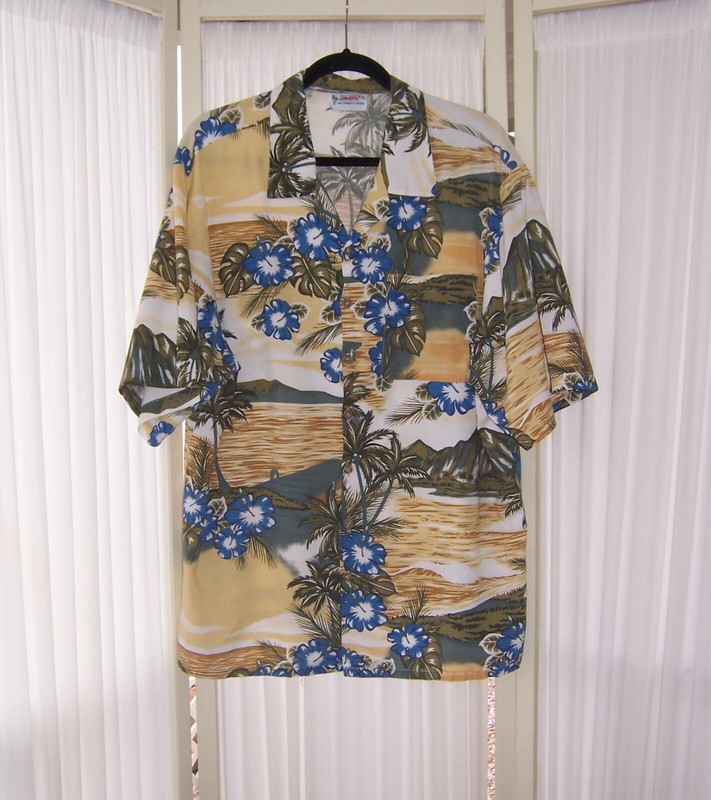 MEN ISLANDS BURGERS AND DRINKS FLORAL PRINT BUTTON HAWAIIAN SHIRT XL SAYS XXL