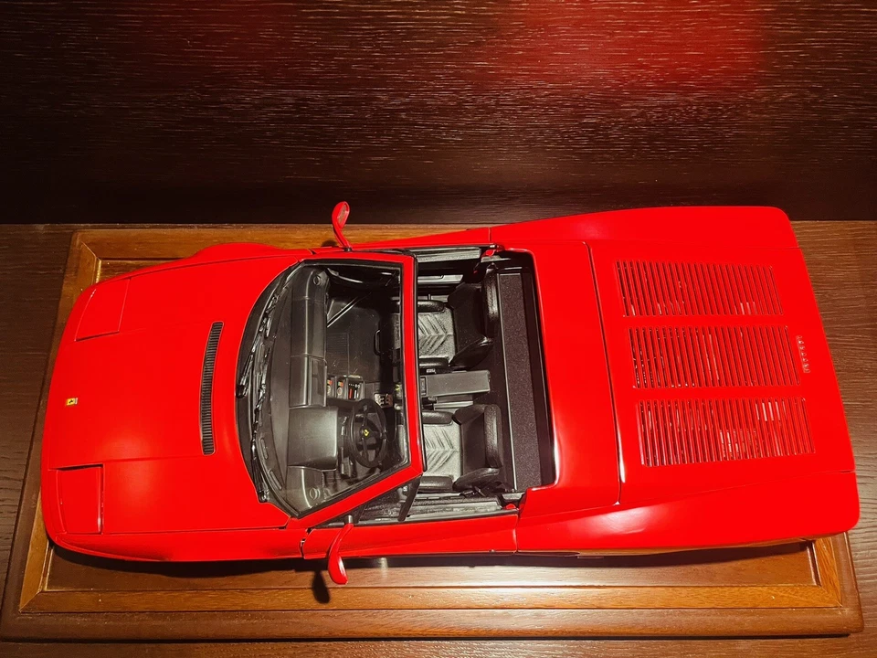 Pocher Ferrari Testarossa Cabrio Rossa Scala 1:8 - Immagine 4 di 4