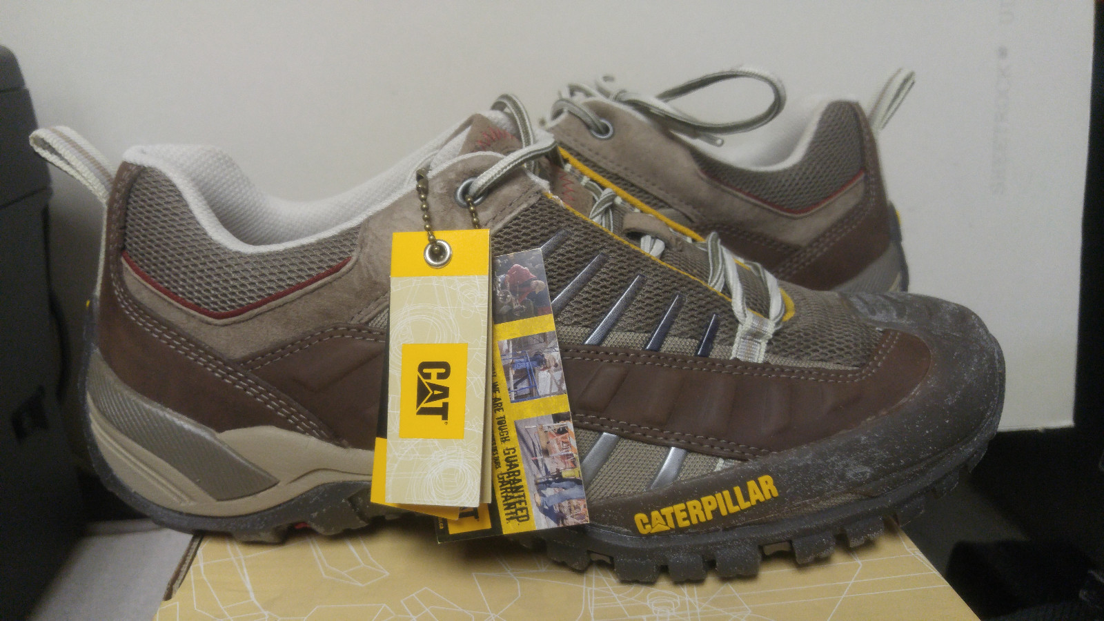 caterpillar versa shoes