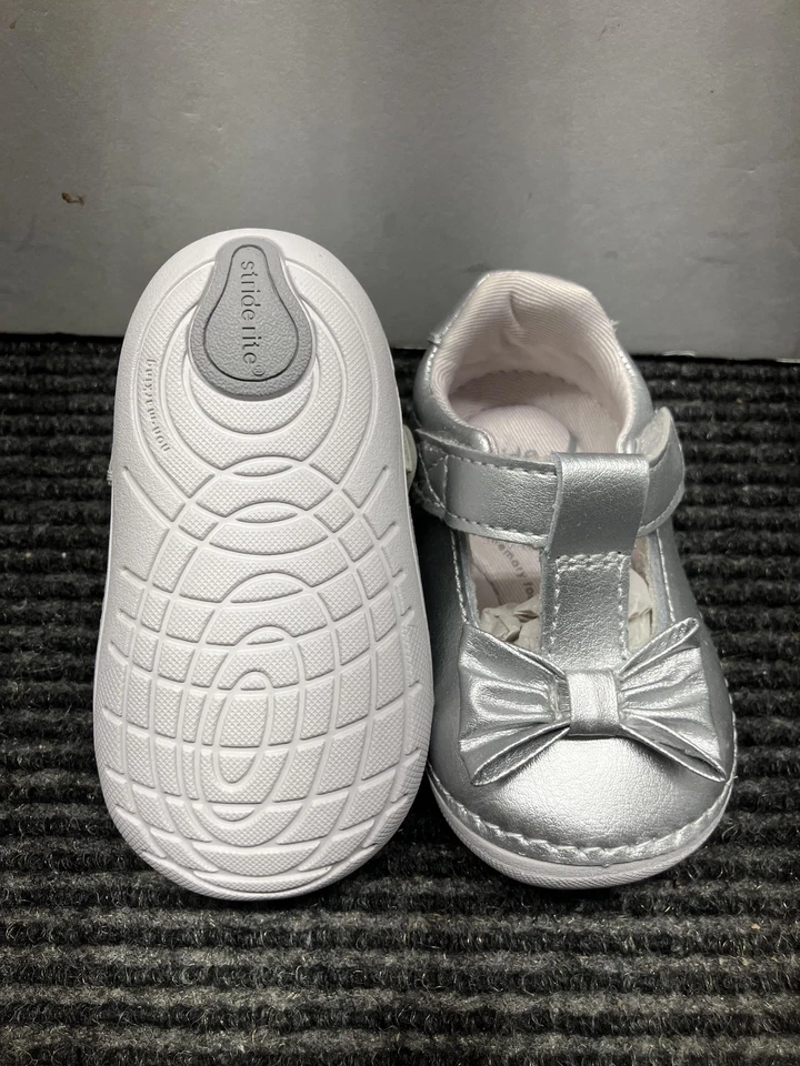 Zapatos Stride Rite Infantiles Niñas Talla 3 Plateados Movimiento Suave Ashtyn Mary Jane Bow Foto 4 de 4