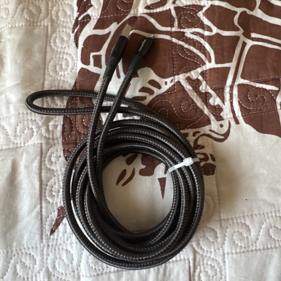 Apple Amazon Basics Premium Charging USB Iphone Cable 1.8m 6ft Gray, MFI, Sync - Image 2 of 2