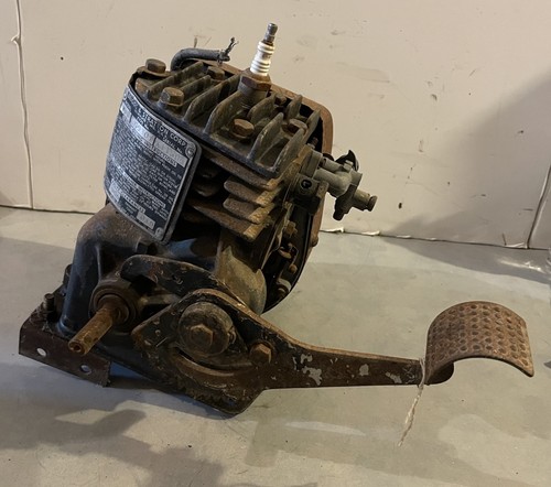 Vintage Briggs & Stratton Kickstart Engine WMB For Parts Restoration Original