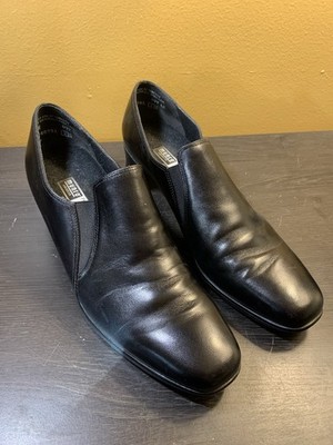 Munro American Dante Women s Slip On Black Shoes Classic Heel Size 9N