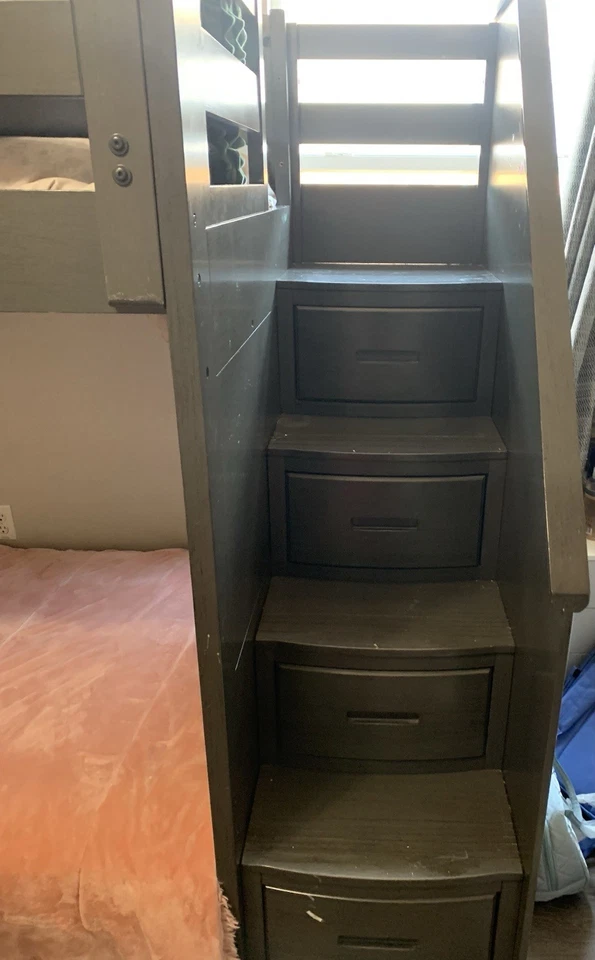 Litera tamaño doble con almacenamiento en escalera Foto 4 de 4