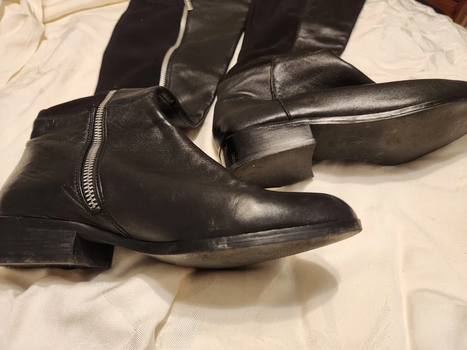 Ladies Size 9 Black Leather  And Fabric Knee Boot - Image 3 of 4