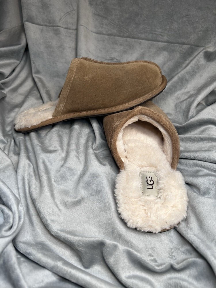 Ugg Slippers Woman’s Size 7 SOOOO SOFT!!❤️❤️
