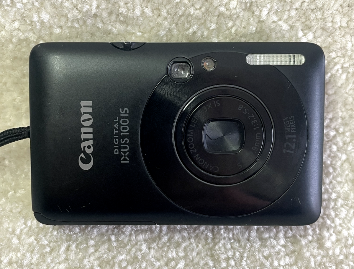 Canon PowerShot Digital IXUS 100 IS 12.1MP + Sandisk 16gb Canon PowerShot Digital IXUS 100 IS 12.1MP + Sandisk 16gb