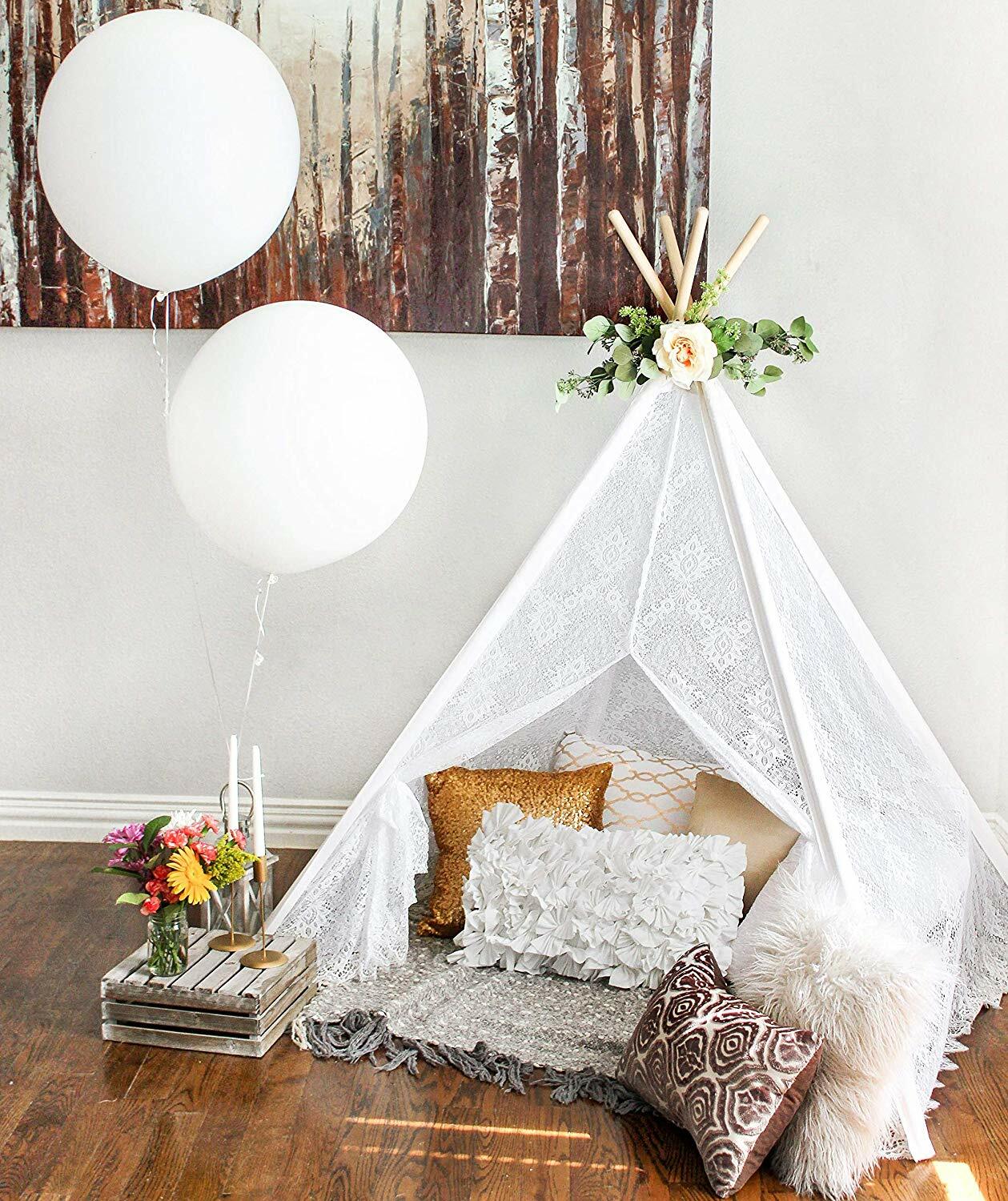 kids play teepee