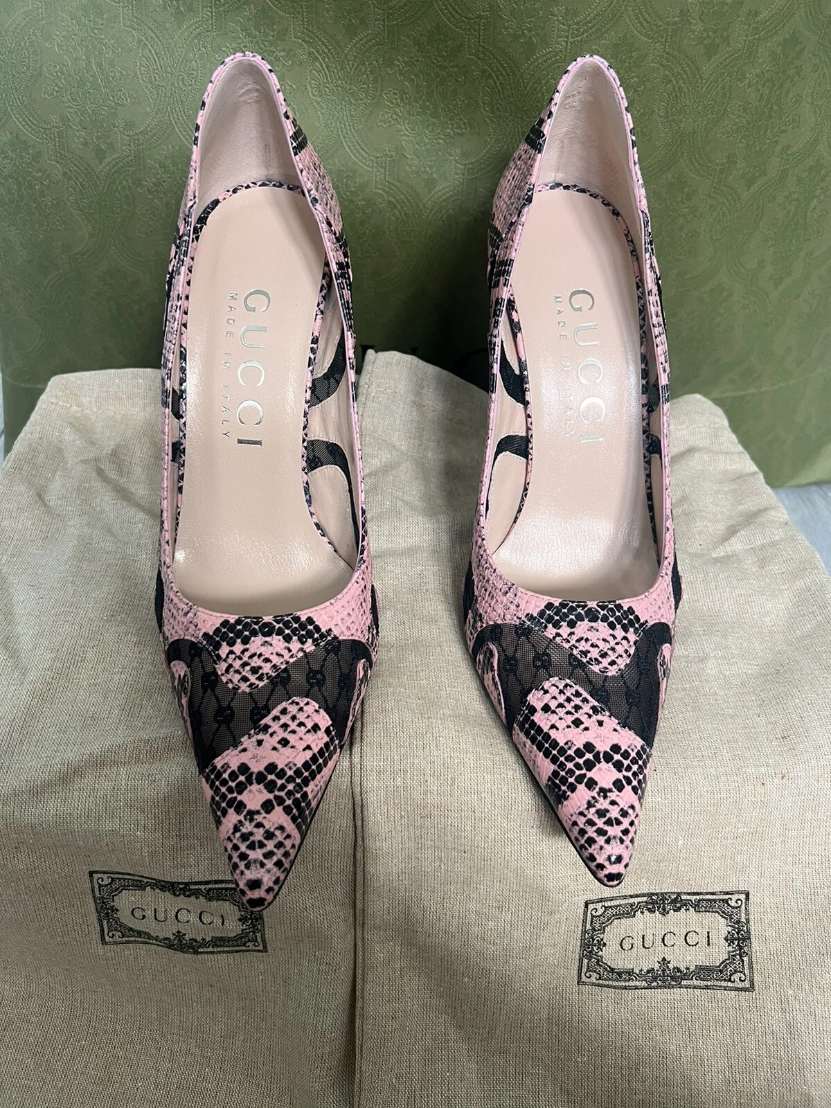 Chaussures à talons hauts Gucci cuir de veau imprimé python logo GG rose 40/US 10 neuves