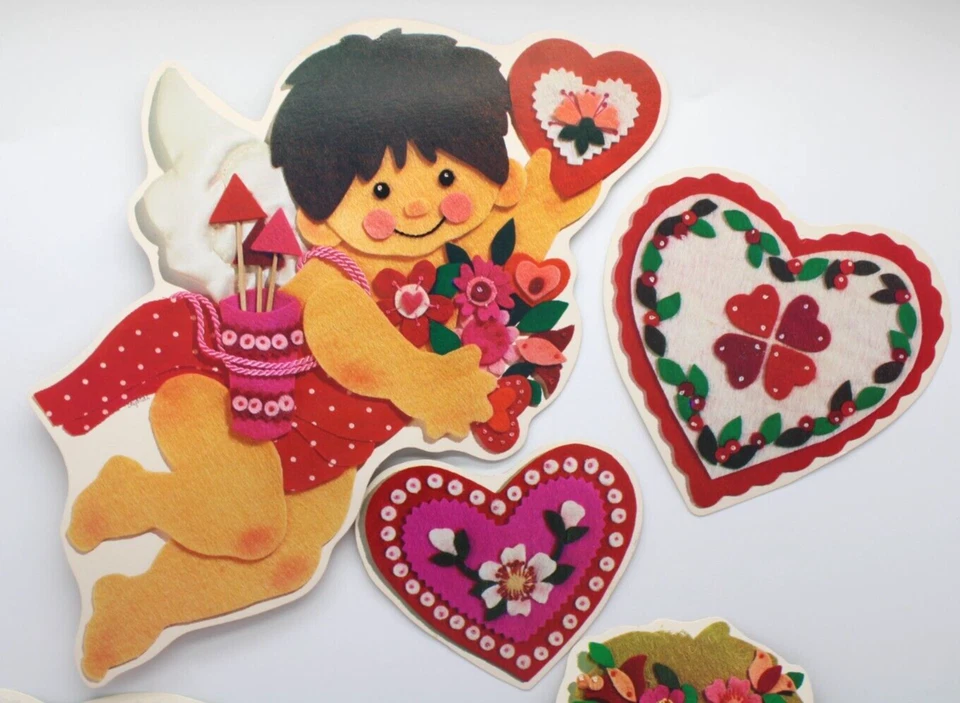 Juego de 10 piezas recortes troquelados de San Valentín 1979 decoración vintage actual aspecto fieltro Foto 2 de 4