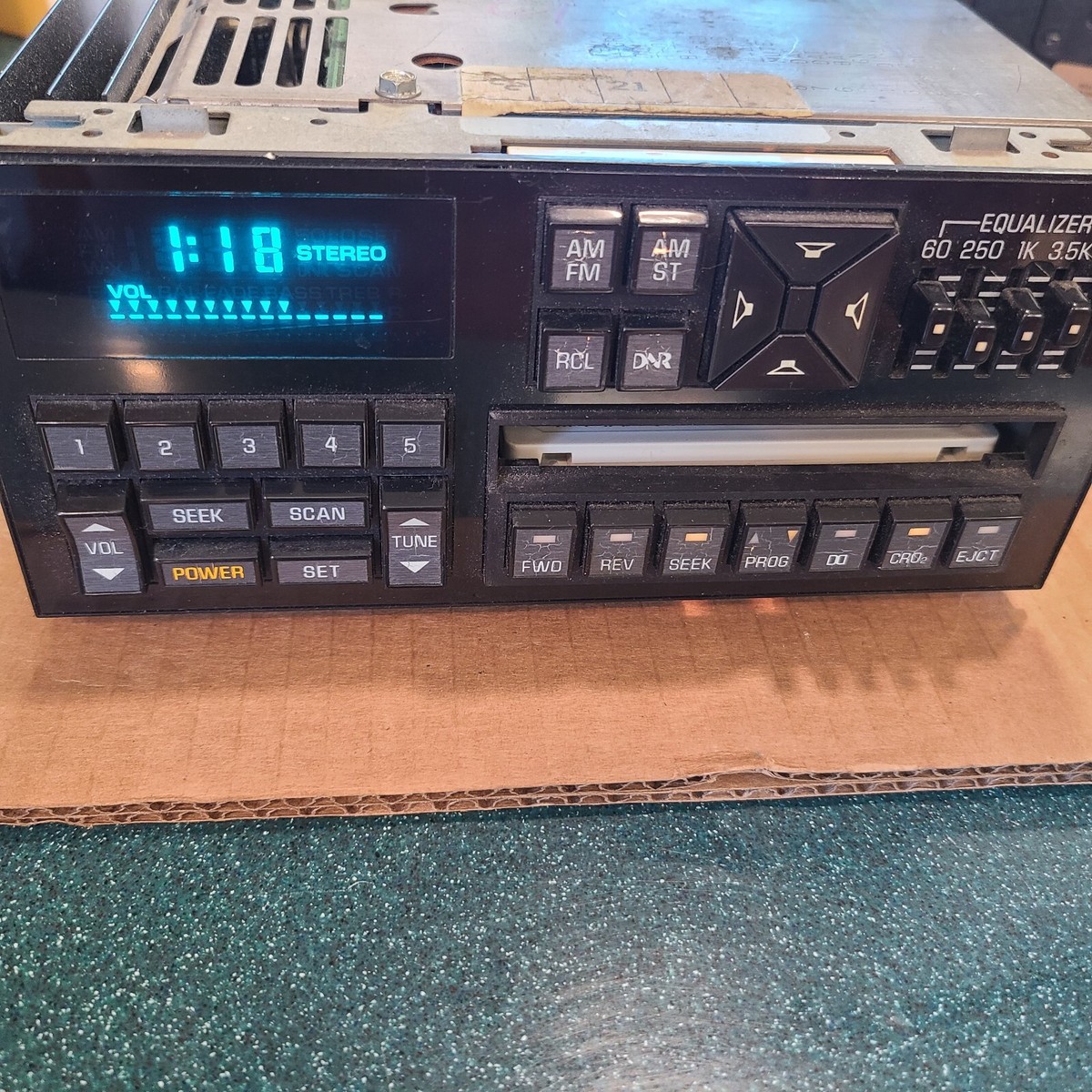 vintage DELCO GM Stereo Radio Cassette Equalizer 16072833 vintage DELCO GM Stereo Radio Cassette Equalizer 16072833