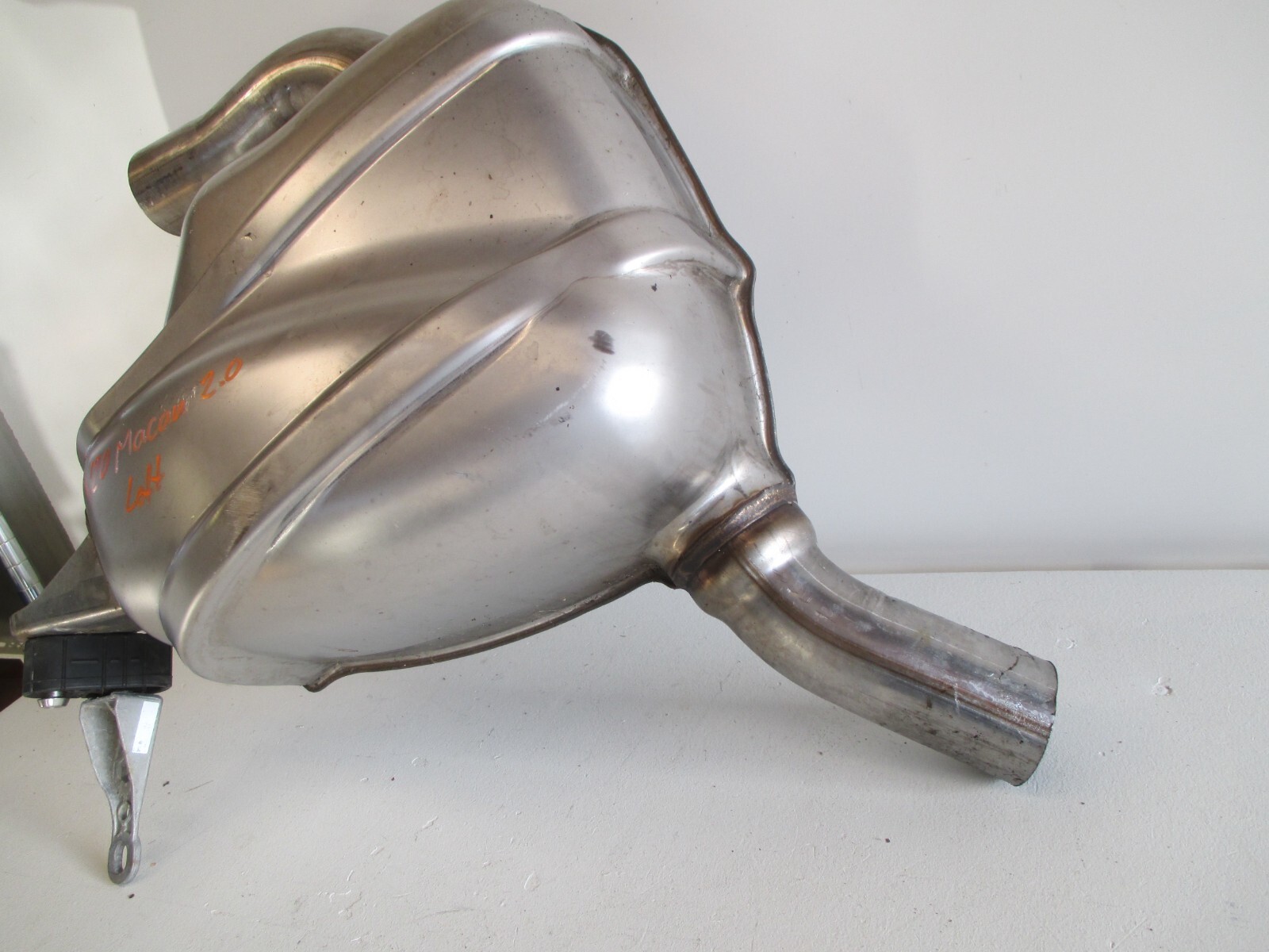 2017-2021 PORSCHE MACAN 2.0L Left side Muffler OEM 95B253611 SAN