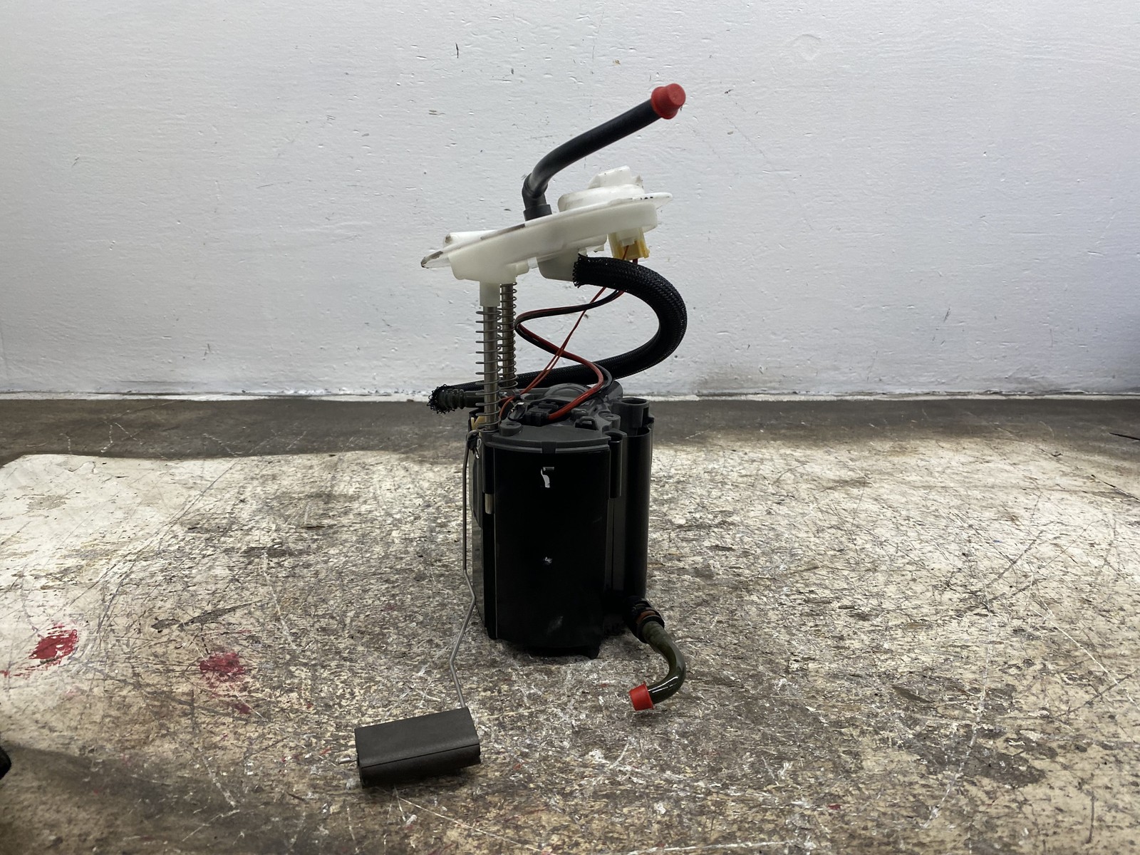 2014-2021 MASERATI LEVANTE 3L LEFT SIDE FUEL PUMP LEVEL SENDING UNIT 670035006