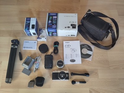 Olypmus Pen E-PL7 Digitalkamera inkl. 2 Objektive, Ledertasche und Zubehörpaket