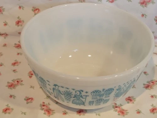 Pyrex Turquoise Amish Butterprint Mixing Bowl Nesting #401 Retro 1.5 Pint EUC