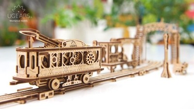 UGEARS Holz TRAM LINE zum Zusammenbauen 3D PUZE 284 Stück Mechanical Town