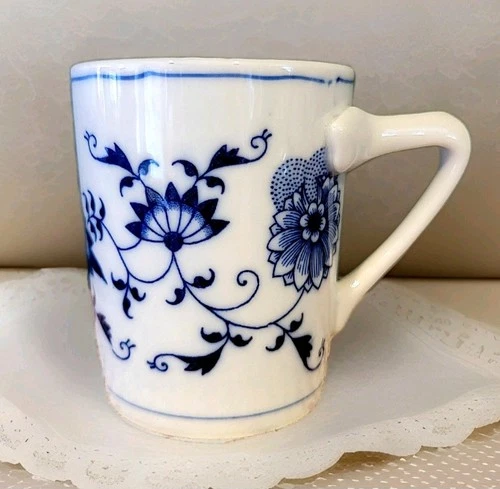 Blue Danube Blue Onion 6oz Porcelain Mug Reg. U.S. Pat. Off. Banner Mark 1960s