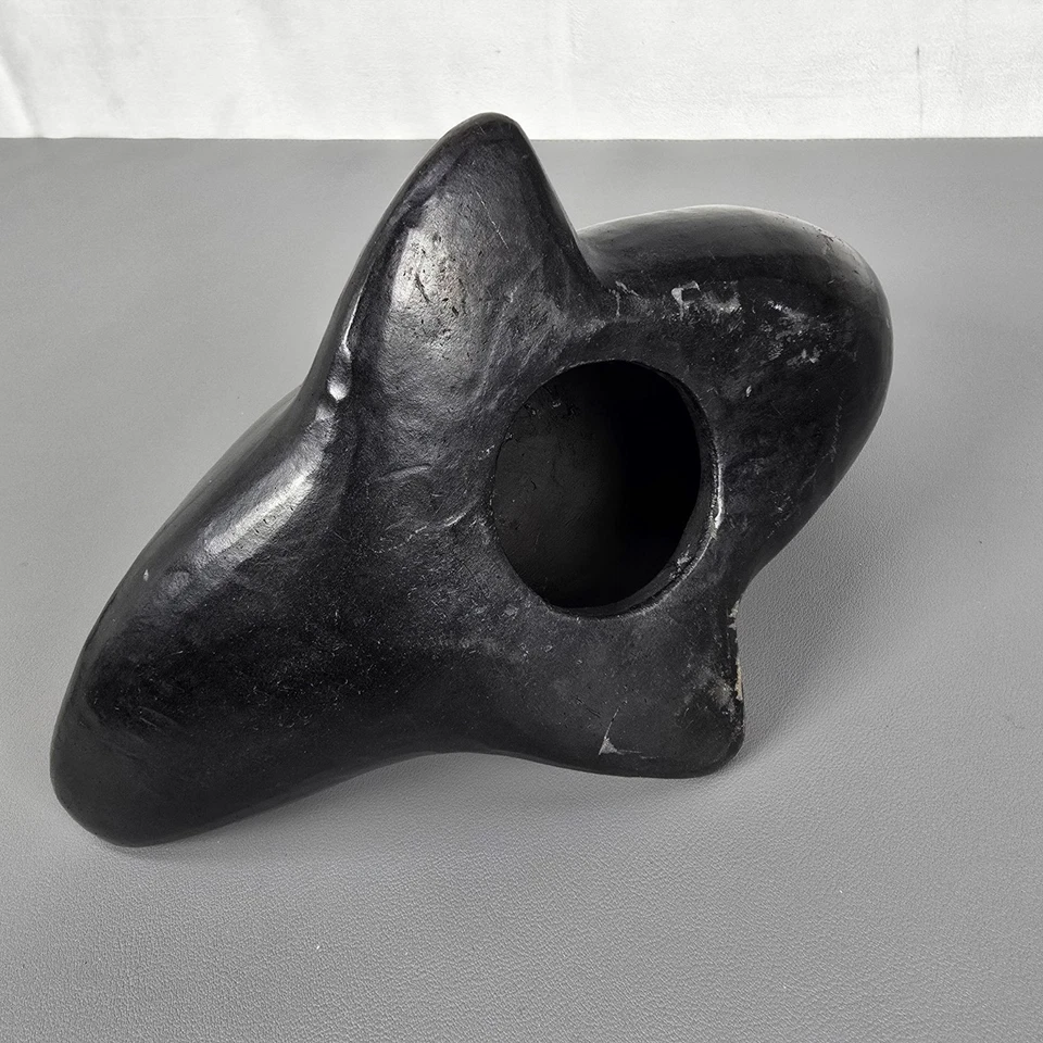 Estatuilla de cerámica de delfín negro y azul Manuel Felguerez con diseño tribal de 12" de largo Foto 3 de 4