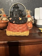 Longaberger RARE 2016 Halloween Candy Corn basket Set w/ Treats Tie-On