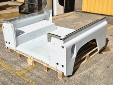 19) FUJI WHITE TDCI Land Rover Defender 90 SW REAR BODY TUB + STEP WHEEL ARCHES
