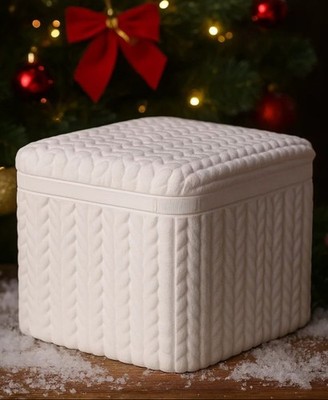 Knitted Winter Storage Box   Dekorative Aufbewahrungsbox